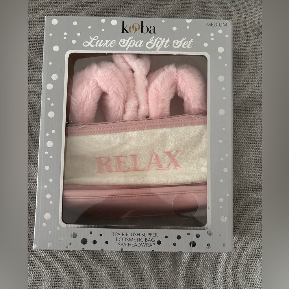 Koba Luxe Spa Gift Set in Pink and Cream